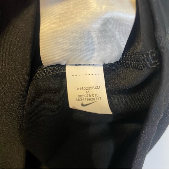 Nike Pro Women’s Dri-FIT V-Neck - Picture 8 of 9